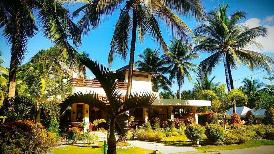 Palm Island & Restaurant Hotel Caluwayan